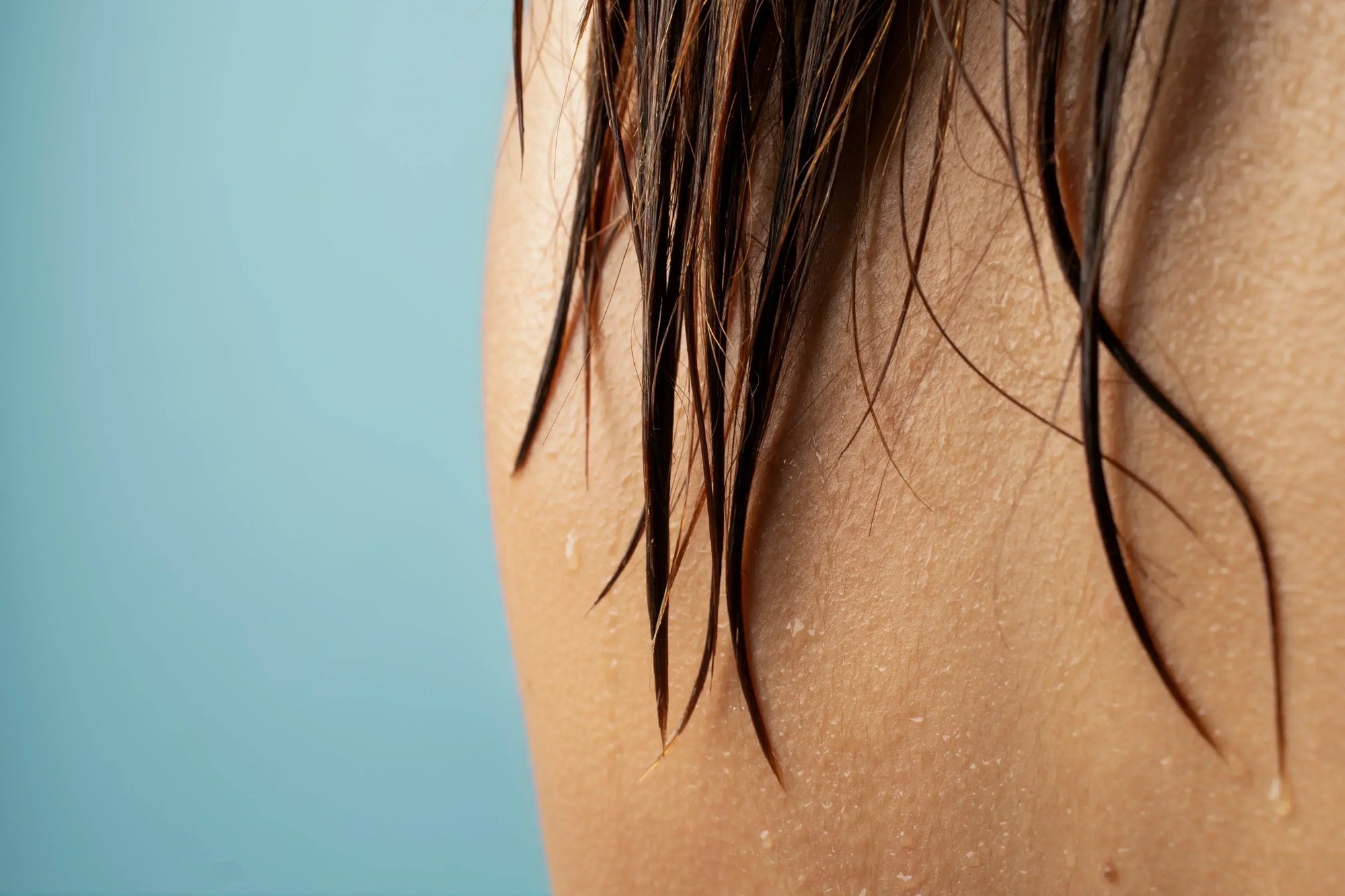 close-up-water-drops-woman-hair